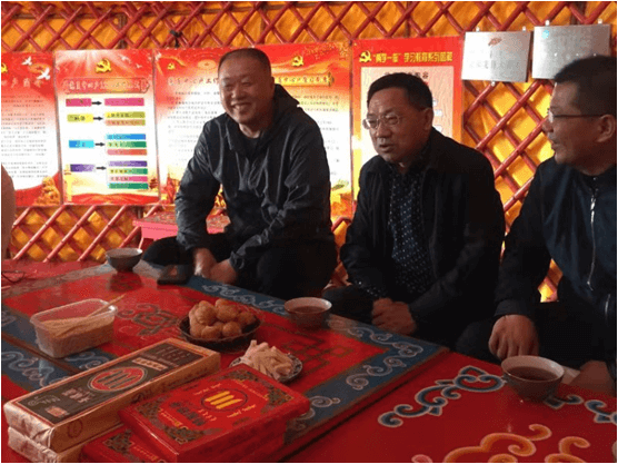 湖北名优茶健康边疆行——湖北赵李桥茶厂代表慰问牧民