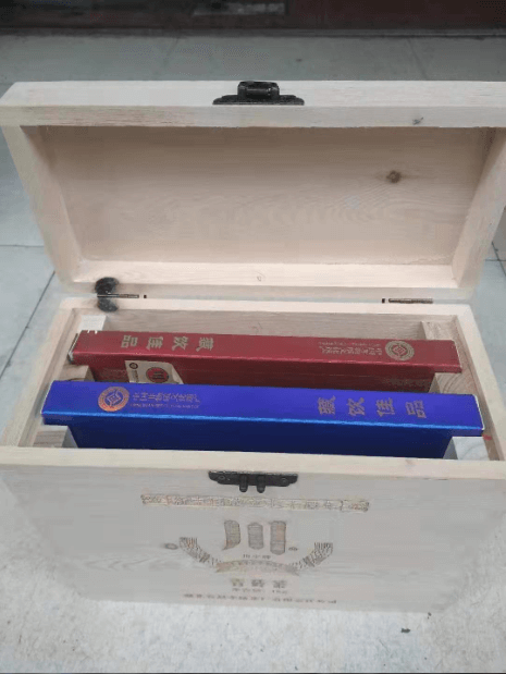 纪念新中国成立70周年砖茶再上新品 经销商定制款青、米砖茶礼盒上线