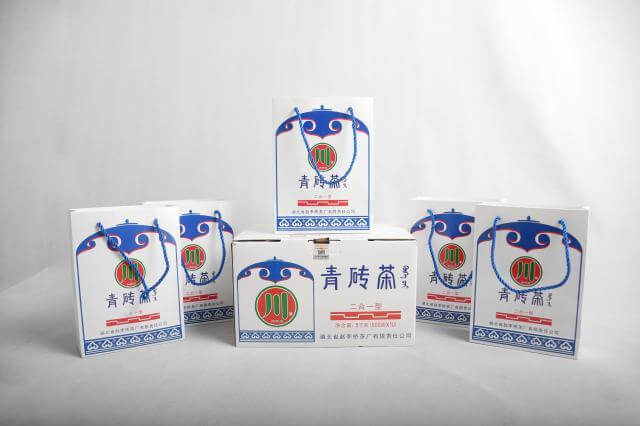 迎新春，送茶礼！买网红二合一青砖茶送泡茶分离杯活动开始啦